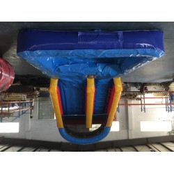 Riesige Wasserrutsche