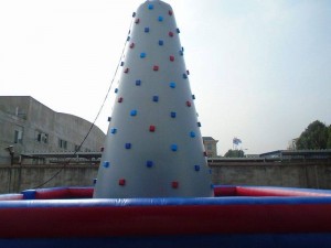 Aufblasbare Kletterwand