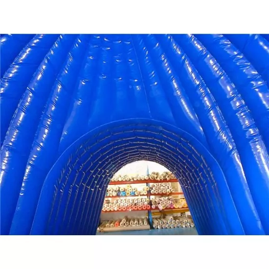 Riesiger Aufblasbarer Football Helm Tunnel